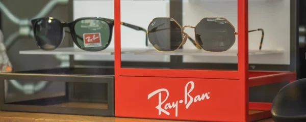 comment-ray-ban-a-t-elle-su-traverser-les-epoques-tout-en-conservant-leur-style-emblematique