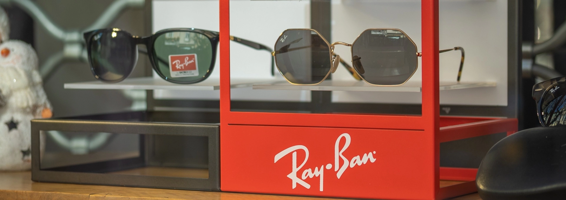 comment-ray-ban-a-t-elle-su-traverser-les-epoques-tout-en-conservant-leur-style-emblematique